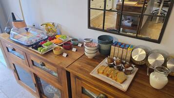 Café da manhã continental grátis todos os dias