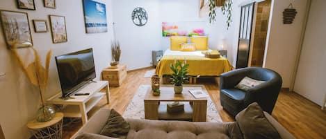 Deluxe Double Room, Garden View | Free WiFi