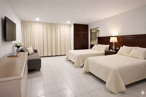 Blackout curtains, iron/ironing board, free WiFi - Beach Front Double Suite in Cancun (Cancún)