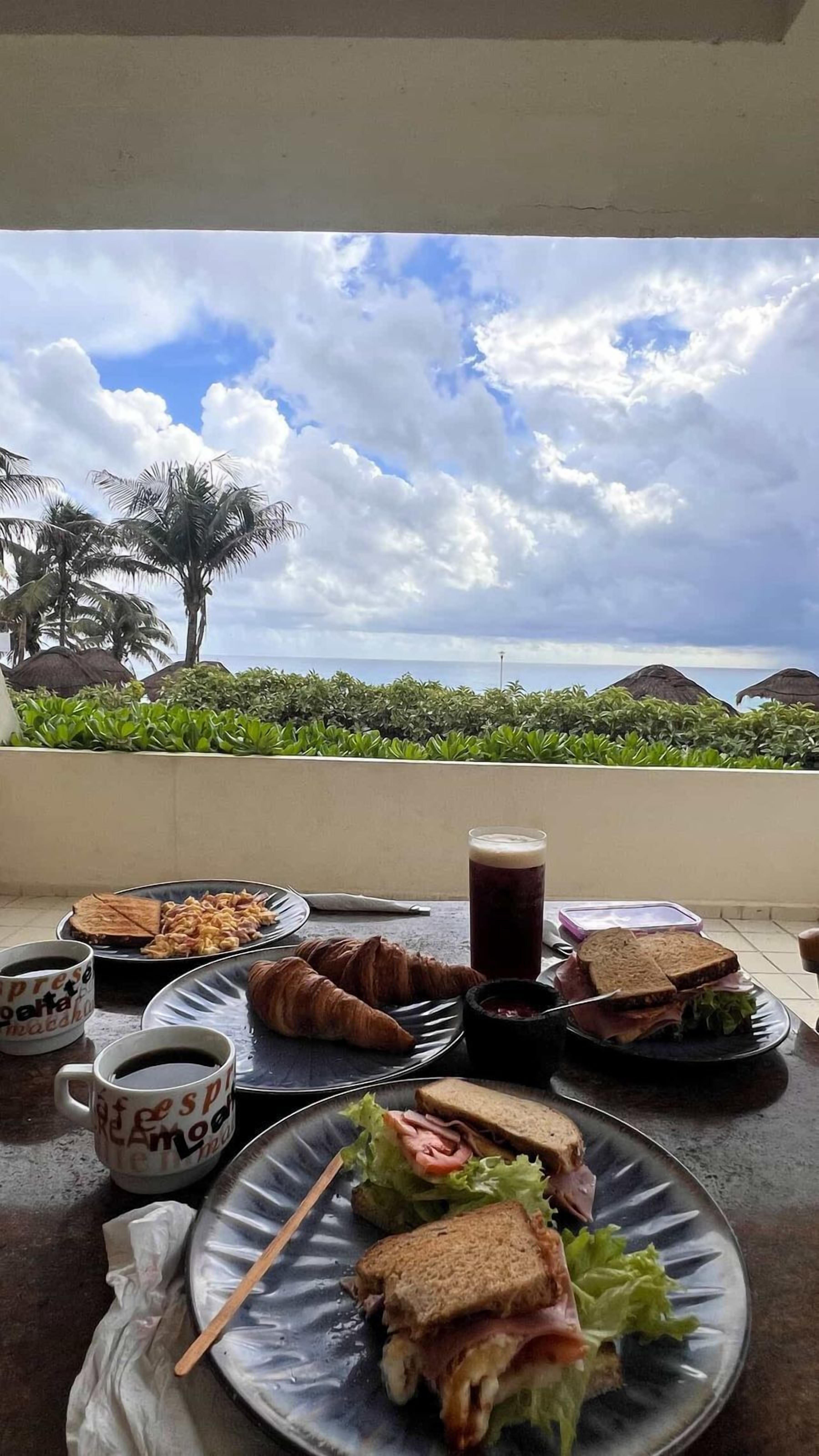 Blackout curtains, iron/ironing board, free WiFi