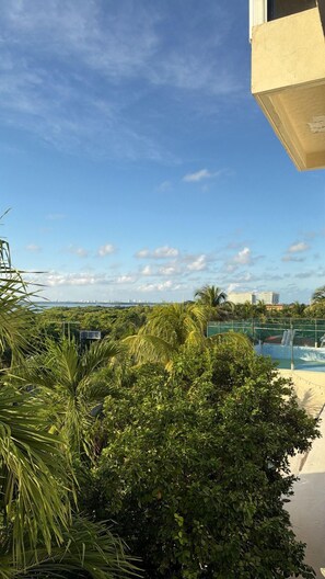 遮光布/窗簾、熨斗/熨衣板、免費無線上網