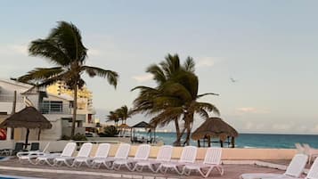 Cortinas blackout, tabla de planchar con plancha y wifi gratis