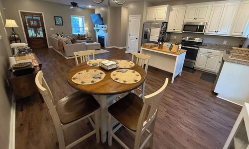 Quaint 3-bedroom house in charming Oxford, MS. The perfect getaway for you.