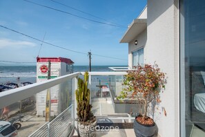 Villa | Property grounds - Duplex With Stunning sea Views Rat002 (Porto Belo)