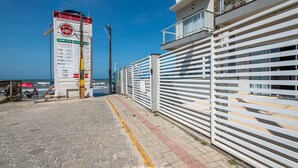 Villa | Property grounds - Duplex With Stunning sea Views Rat002 (Porto Belo)