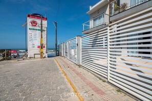Villa | Property grounds - Duplex With Stunning sea Views Rat002 (Porto Belo)