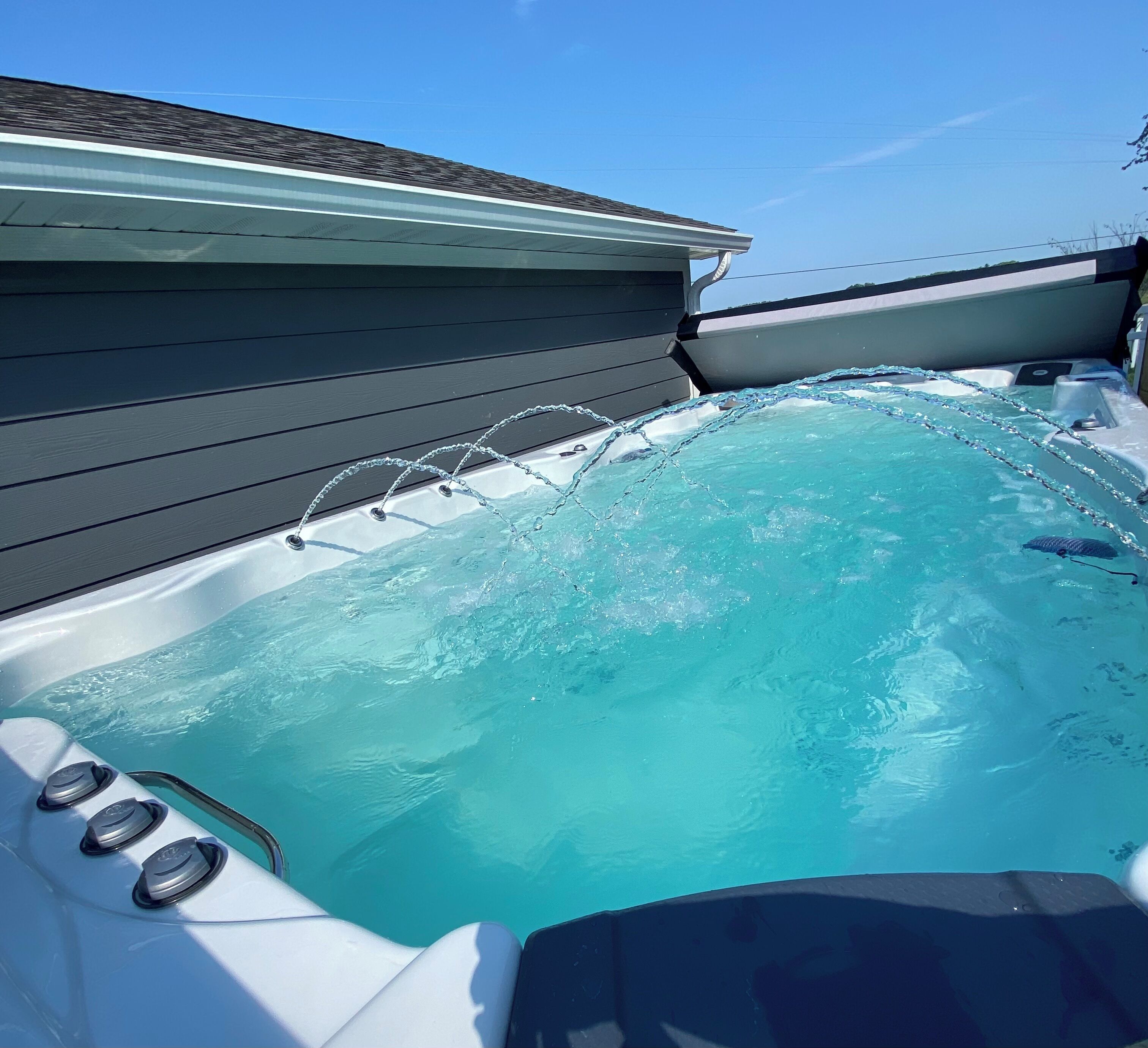 Tina de hidromasaje al aire libre