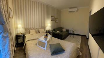 Bügeleisen/Bügelbrett, Internetzugang, Bettwäsche