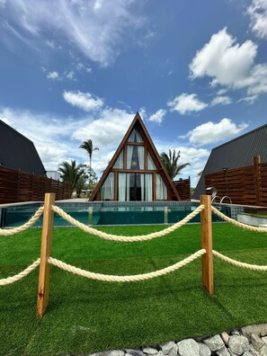 Front of property - LIMMAT CHALÉS (Presidente Juscelino)