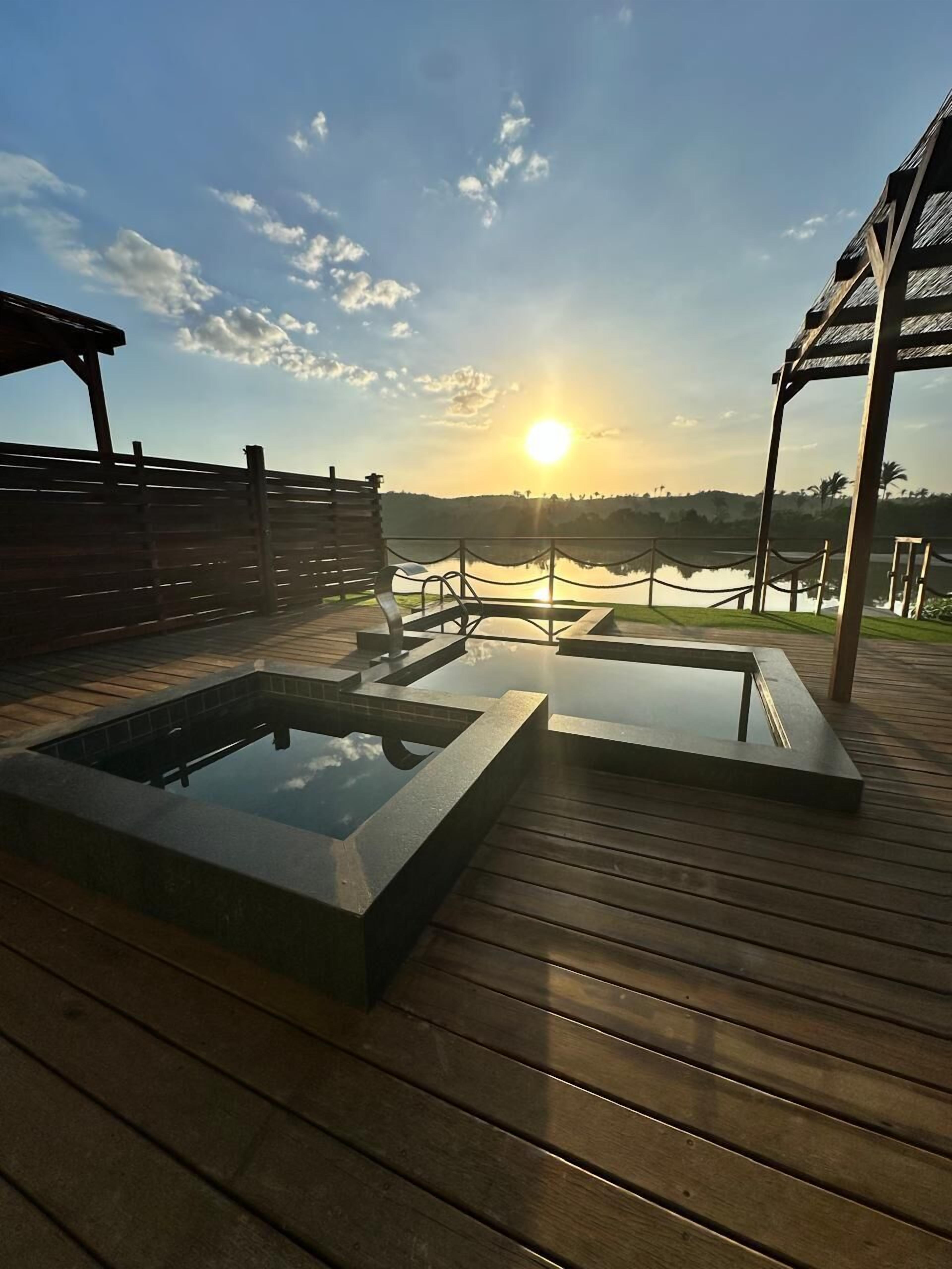 Family Chalet, Private Pool, River View | Free WiFi, bed sheets