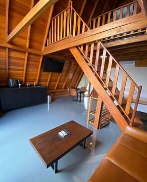 Family Chalet, Private Pool, River View