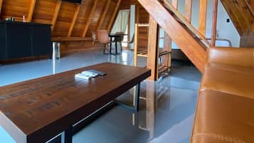 Chalé família, piscina particular, vista para o rio | Wi-Fi de cortesia, roupa de cama