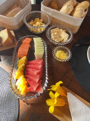 Free daily cooked-to-order breakfast  - LIMMAT CHALÉS (Presidente Juscelino)