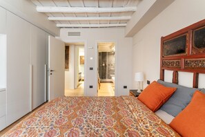 2 bedrooms, desk, iron/ironing board - Zenaria Trastevere, Zen Design in Heart of Rome (Rome)