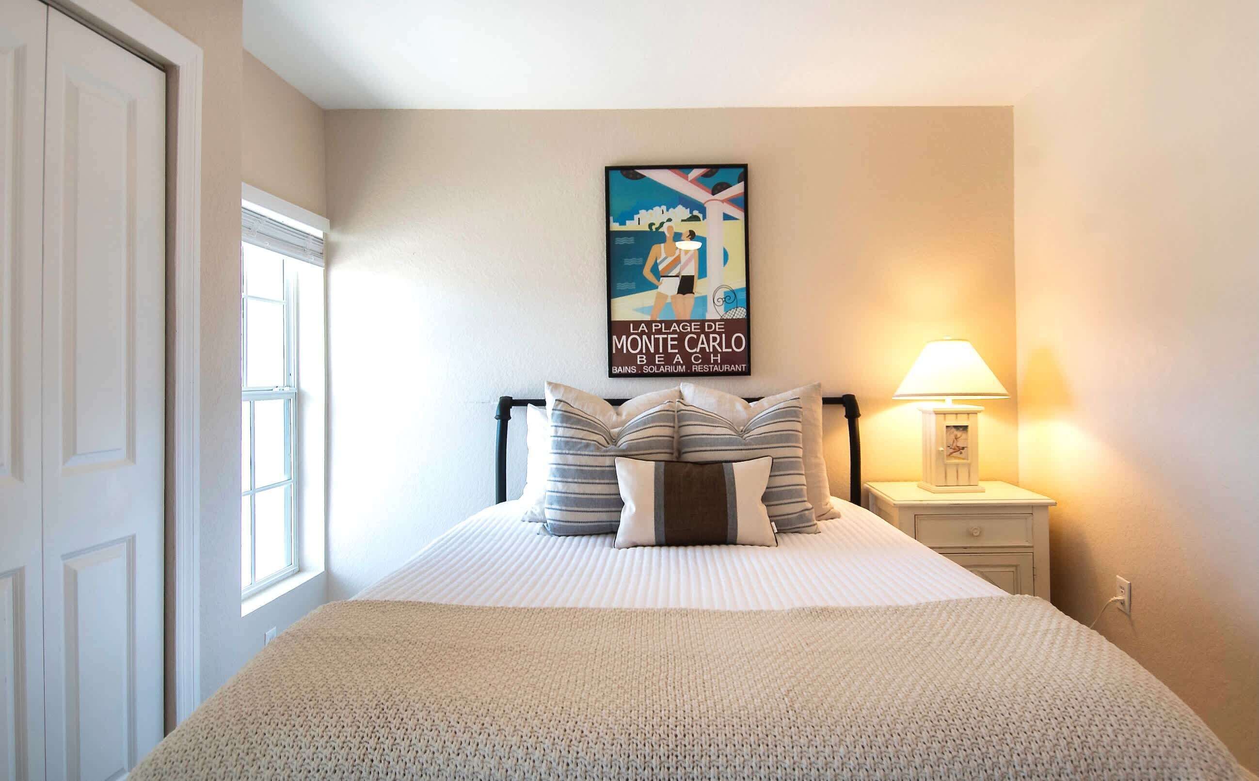 2 bedrooms, desk, iron/ironing board, WiFi