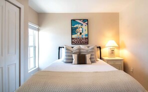 2 عدّة غرف نوم ومكتب ومكواة/لوح كي وواي فاي