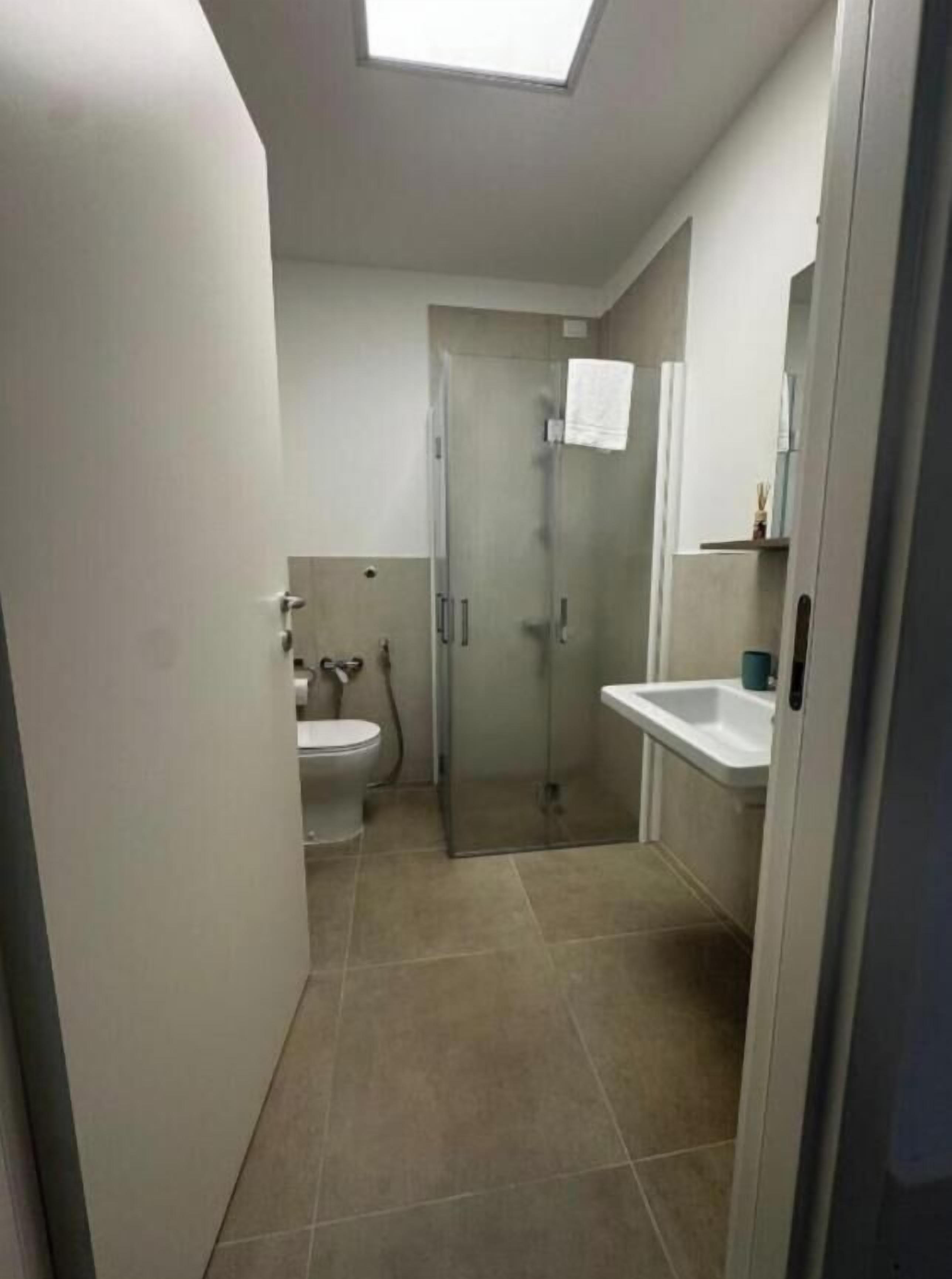 Dusche, Bidet, Shampoo