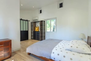 Fer et planche à repasser, Wi-Fi, draps fournis