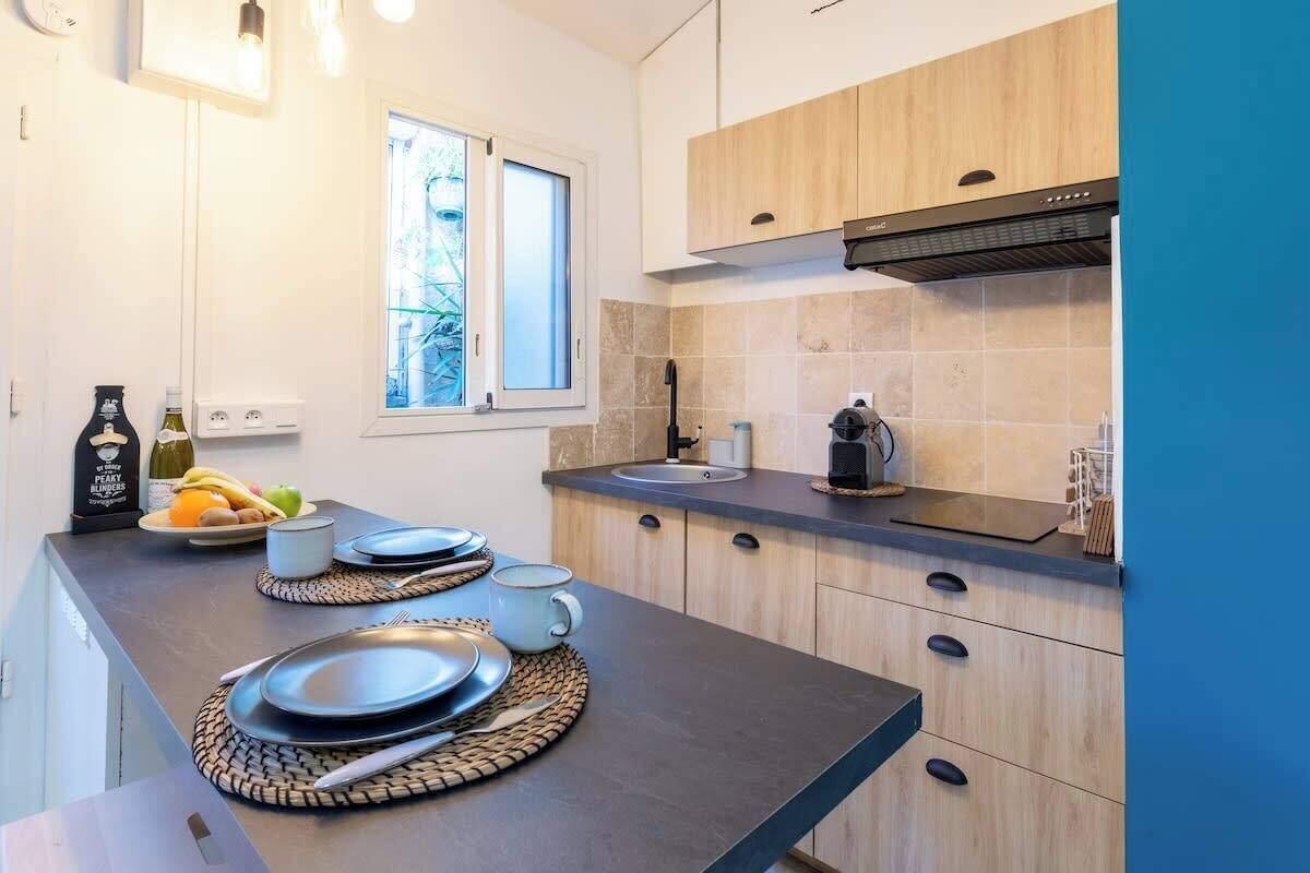 Fridge, microwave, coffee/tea maker