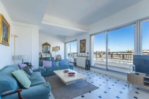 TV - Le 7e ciel - Vue exceptionnelle - Vieux-Port - Clim (Marseille)