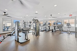 Fitness facility - Newly Remodeled 3BR Apt + Mins to Disney & Arcade (Placentia)