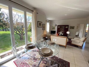 Interior - Family villa with garden and pool (L'Isle-sur-la-Sorgue)