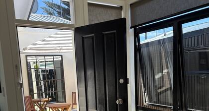 Central Haven: Sunny, Secure & Walk to the River