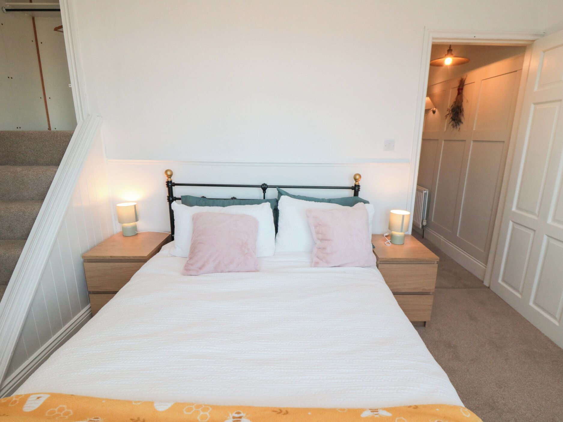 2 bedrooms, individually decorated, individually furnished, free WiFi