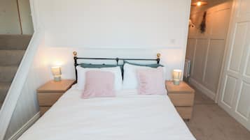 2 bedrooms, individually decorated, individually furnished, free WiFi