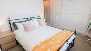 2 bedrooms, individually decorated, individually furnished, free WiFi