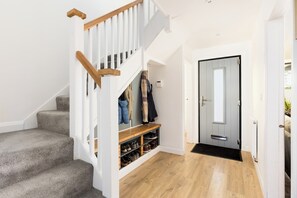 Interior - Family Friendly 3 Bed Home - Pass the Keys (Leamington Spa)