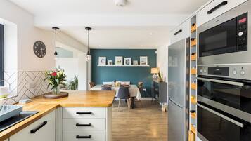 Fridge, microwave, oven, dishwasher