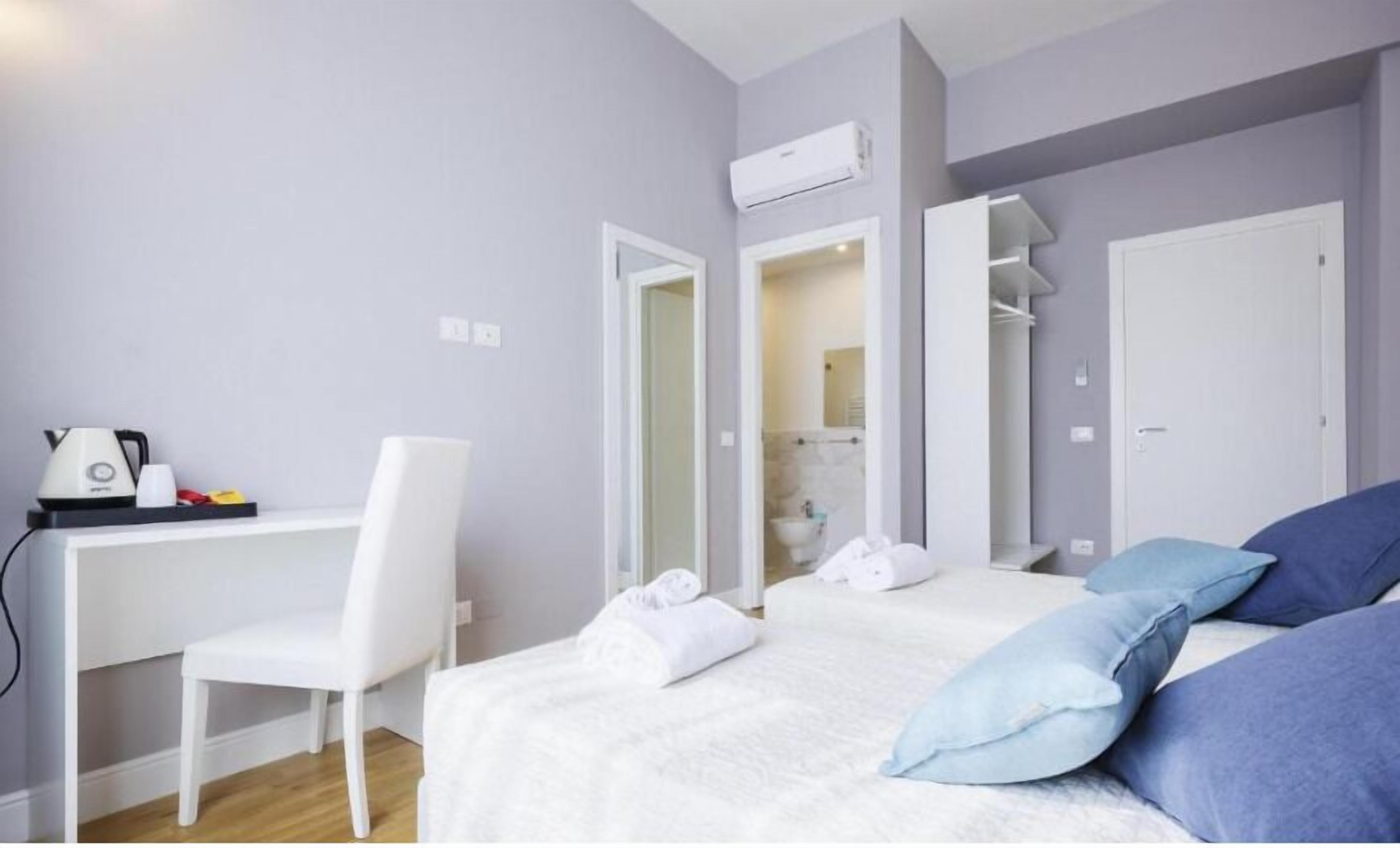 Standard Room | In-room safe, desk, free WiFi