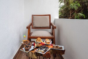 Family Quadruple Room, City View | Teres/patio