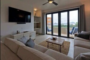 TV, offices - @ Marbella lane-Scenic Home w/ Amazing OceanViews (Cabo Bello)