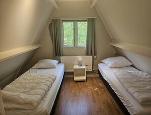 Chalé | 2 quartos, roupa de cama