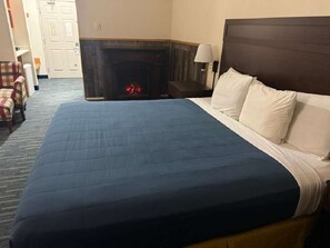 Iron/ironing board, WiFi, bed sheets - Deluxe King Bed Room With Fire Pit (Ocean Shores)