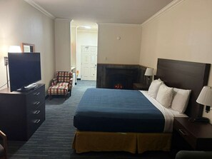 Iron/ironing board, WiFi, bed sheets - Deluxe King Bed Room With Fire Pit (Ocean Shores)