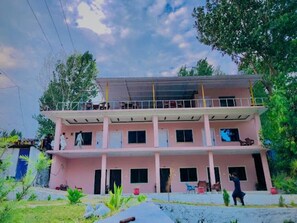 Front of property - River Gaze Hotel Balakot (Balakot)