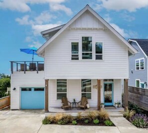 Exterior - Hot Tub | Pool | Gym | Parks | Views (Lincoln City)