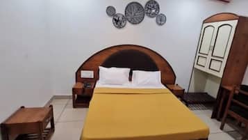 Quarto casal luxo | Ferros/tábuas de passar roupa, Wi-Fi de cortesia