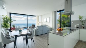 Dining - Moonlight Villa by LovelyStay (Estreito da Calheta)