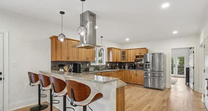 Game Room | Family House | Close to Buford Highway