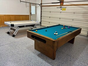 Games room - Beautiful, spacious luxury home in Michigan for 12
. (Wyoming)