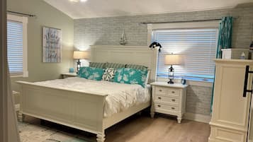 6 bedrooms, WiFi, bed sheets