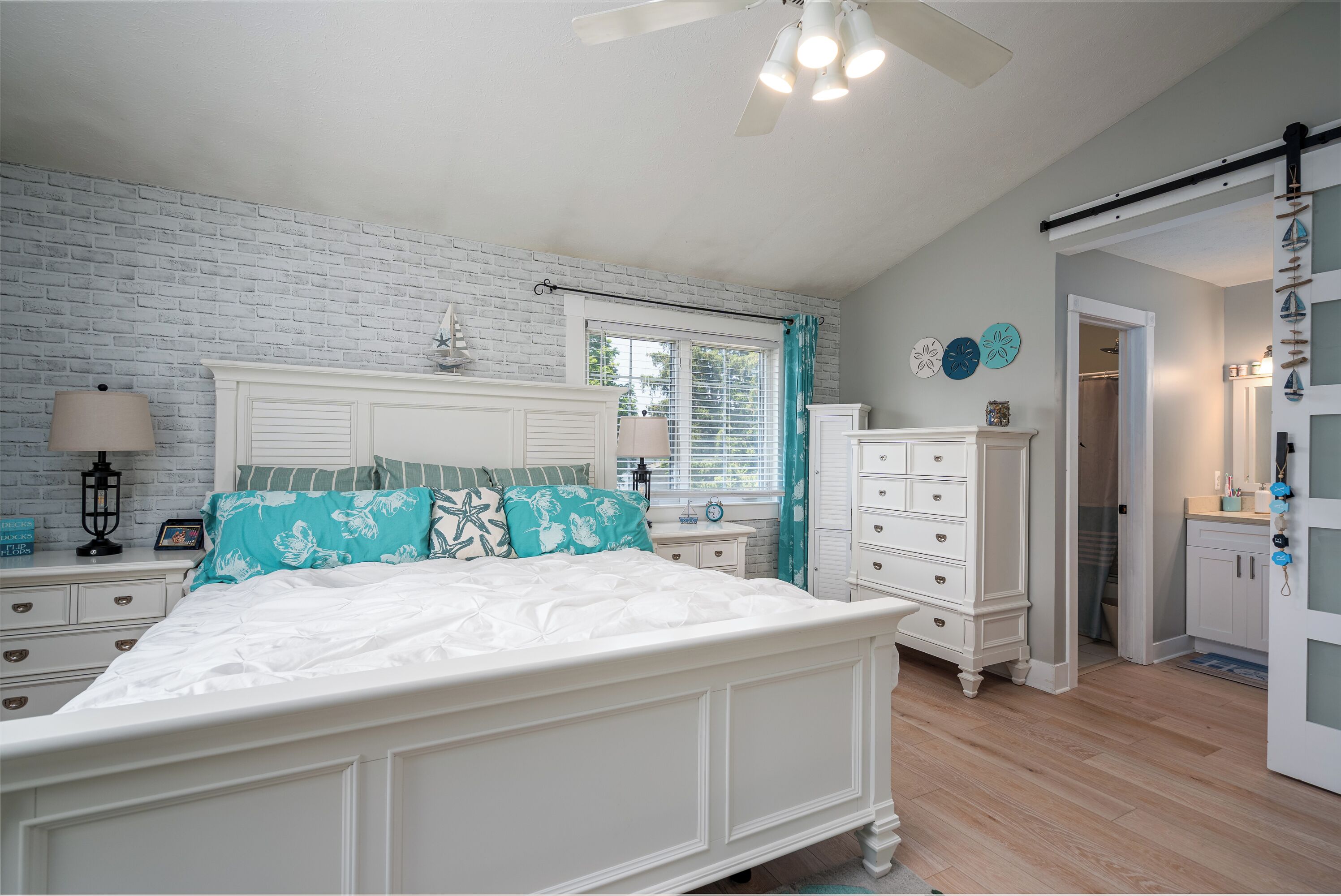 6 soveværelser, Wi-Fi, sengetøj