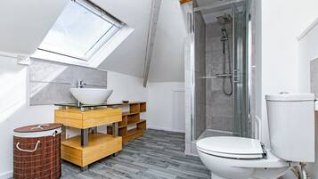 Căn hộ có tầm nhìn toàn cảnh, có phòng tắm riêng, quang cảnh núi | Phòng tắm