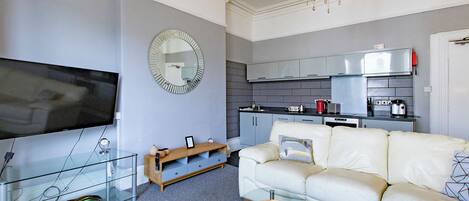 Deluxe Apartment, Partial Sea View