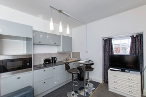 Comfort Apartment | Blackout drapes, soundproofing, iron/ironing board, free WiFi - Montague House (Llandudno)