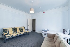 スーペリア アパートメント パーシャルシービュー | 遮光カーテン、防音設備、アイロン / アイロン台、WiFi (無料)